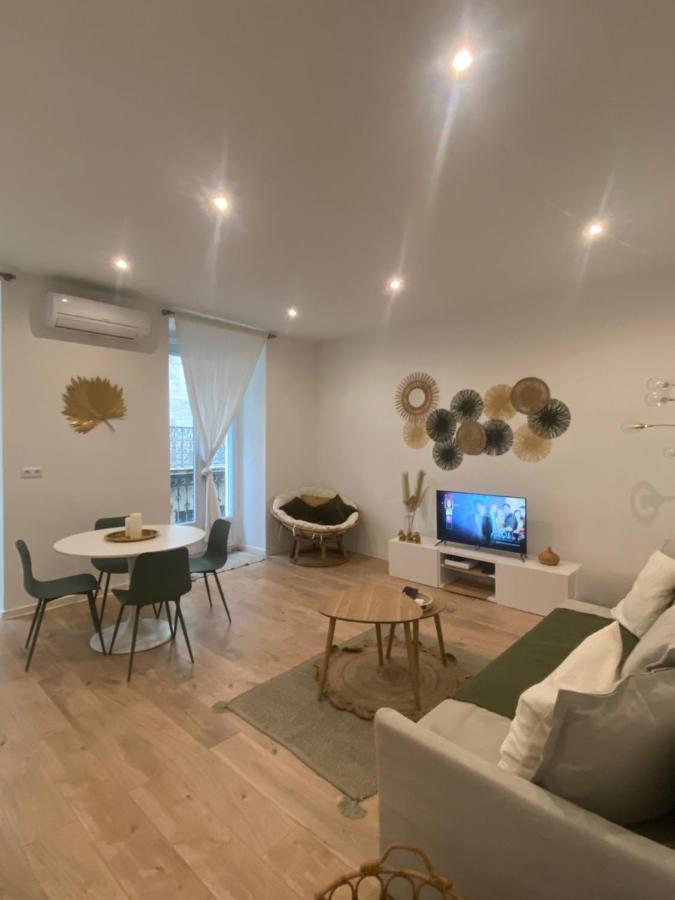 Le Casimir - Superbe T3 En Plein Centre Ville Renove Avec Gout - Wifi Beziers Exterior photo